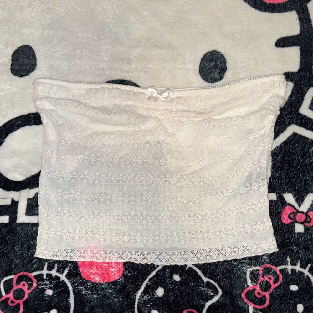 SHEIN White Lace Crop Top